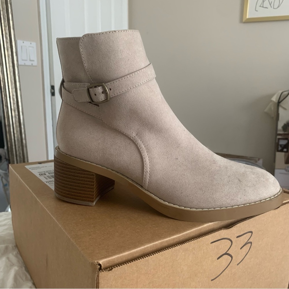 LOFT Booties NEW - Picture 3 of 11
